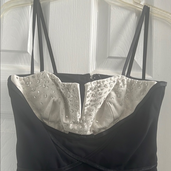 Elegant Black and Silver Dress - Picture 2 of 6